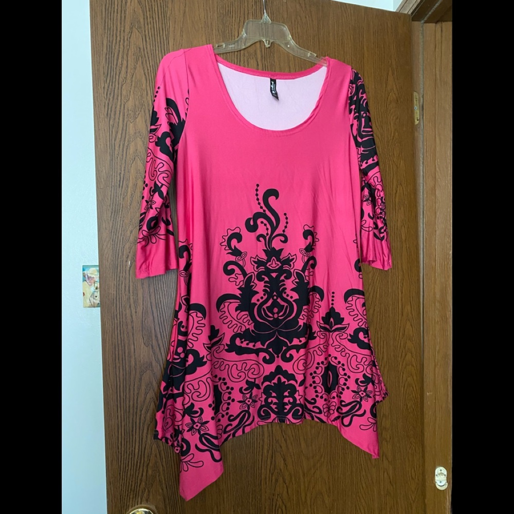 Womens White Mark hot pink and black tunic